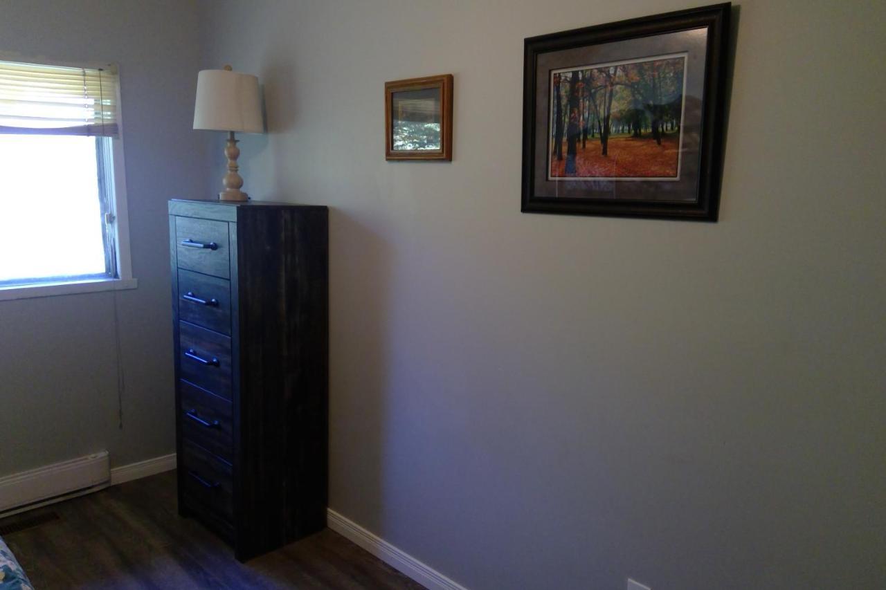 Michaels Bay Getaway On Manitoulin Island Villa South Baymouth Exteriör bild