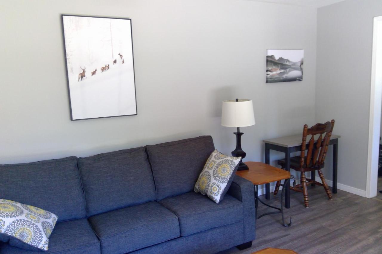Michaels Bay Getaway On Manitoulin Island Villa South Baymouth Exteriör bild