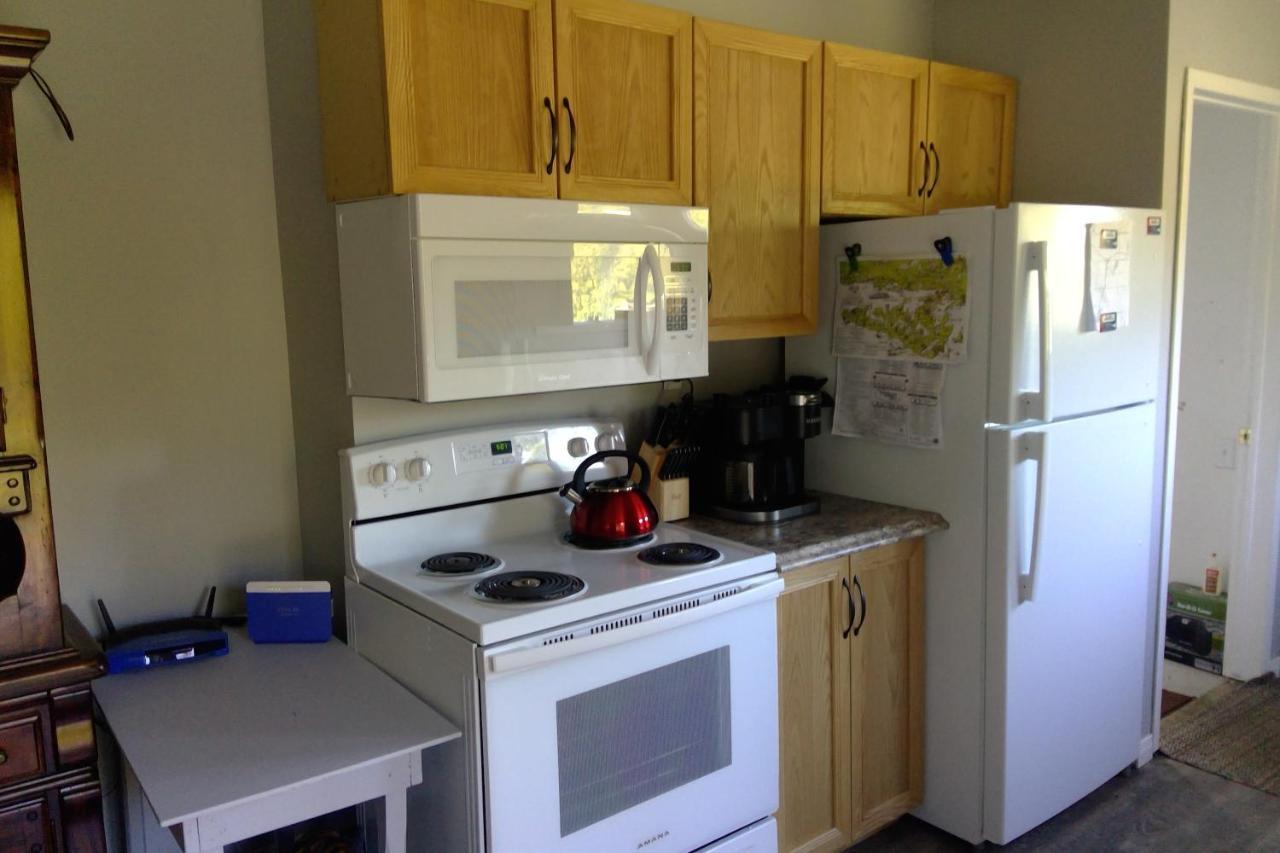 Michaels Bay Getaway On Manitoulin Island Villa South Baymouth Exteriör bild