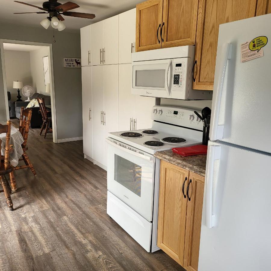 Michaels Bay Getaway On Manitoulin Island Villa South Baymouth Exteriör bild